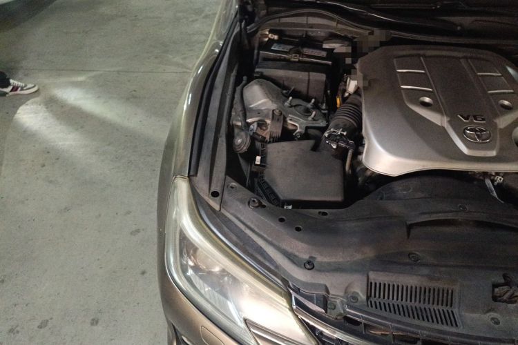 Used Toyota Reiz 2013 2.5V Shangrui Edition Engine Bay Right