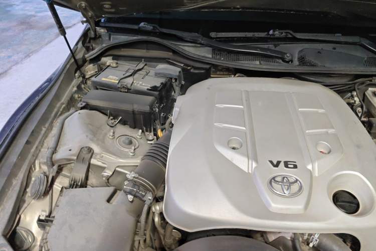 Used Toyota Reiz 2013 2.5S Elite Edition Engine Bay Right