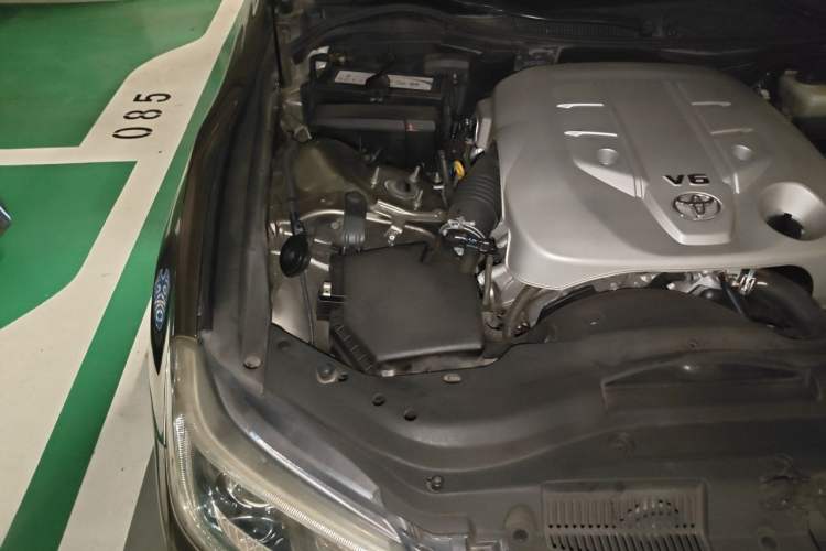 Used Toyota Reiz 2013 2.5V Shangrui Edition Engine Bay Right