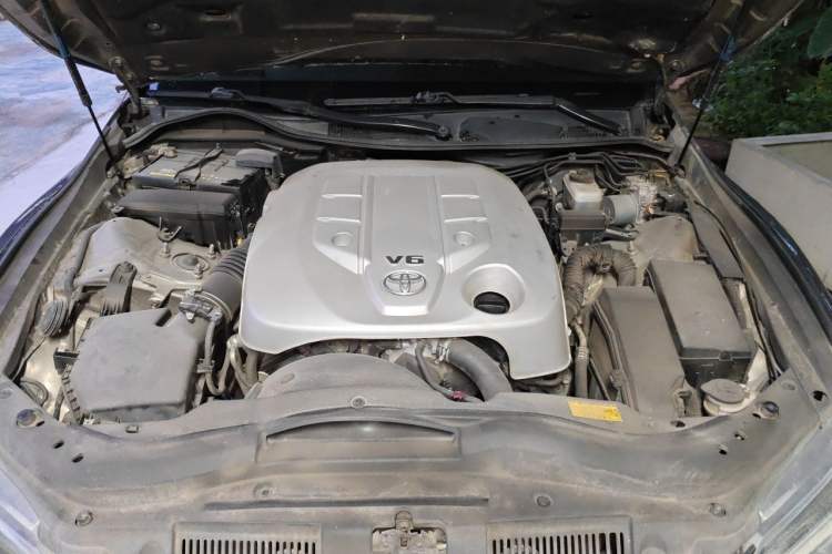 Used Toyota Reiz 2013 2.5S Elite Edition Engine Bay