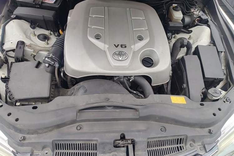 Used Toyota Reiz 2013 2.5S Elite Edition Engine Bay