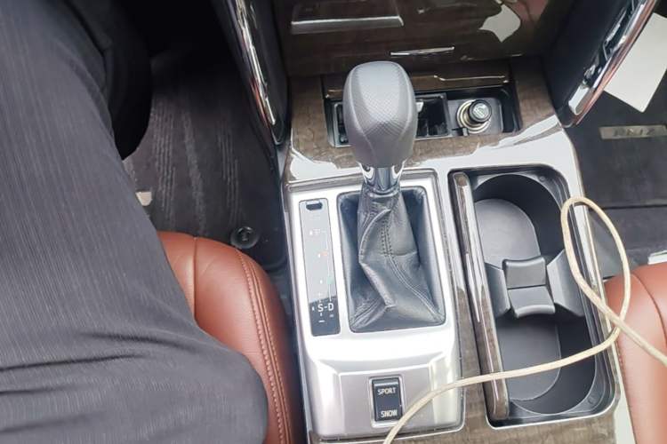 Used Toyota Reiz 2013 2.5S Elite Edition Gear Lever
