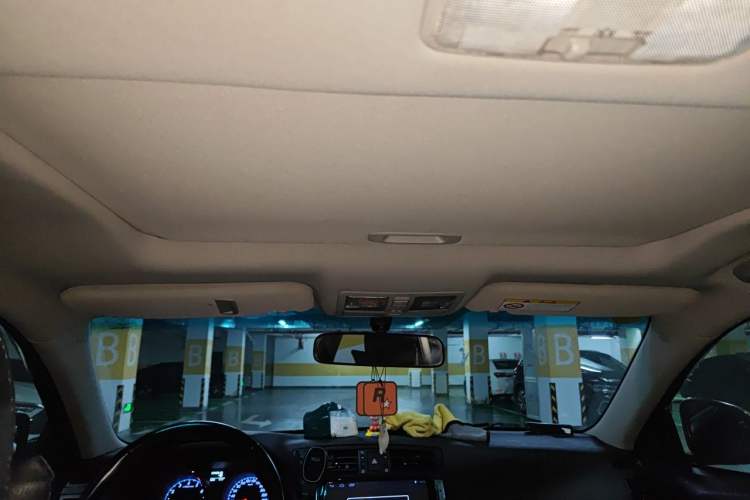 Used Toyota Reiz 2013 2.5V Elite Edition Headliner