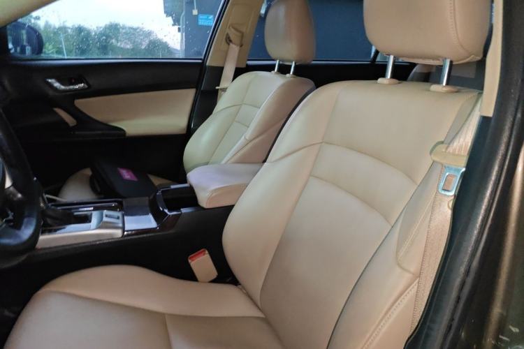 Used Toyota Reiz 2013 2.5S Elite Edition Left Front Seat