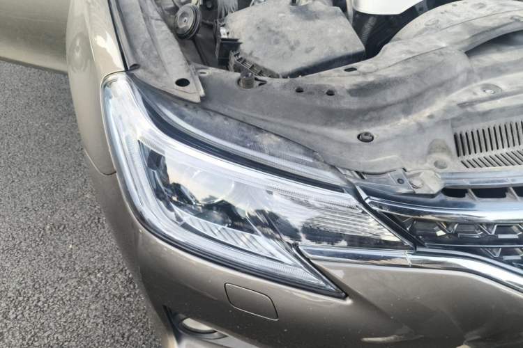 Used Toyota Reiz 2013 2.5V Elite Edition Right Front Headlight