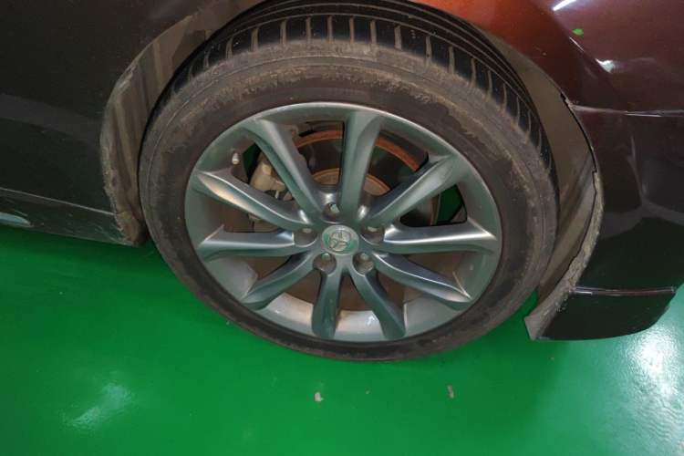 Used Toyota Reiz 2013 2.5V Elite Edition Right Front Wheel Hub