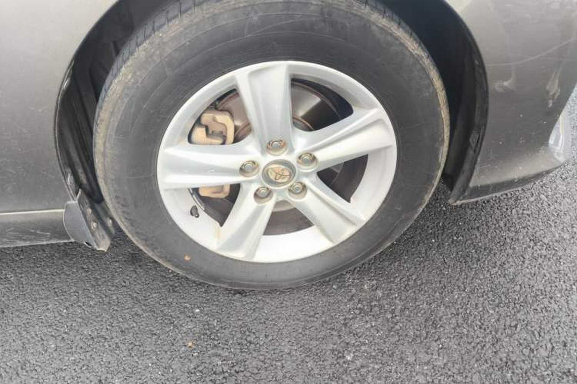 Used Toyota Reiz 2013 2.5V Elite Edition Right Front Wheel Hub