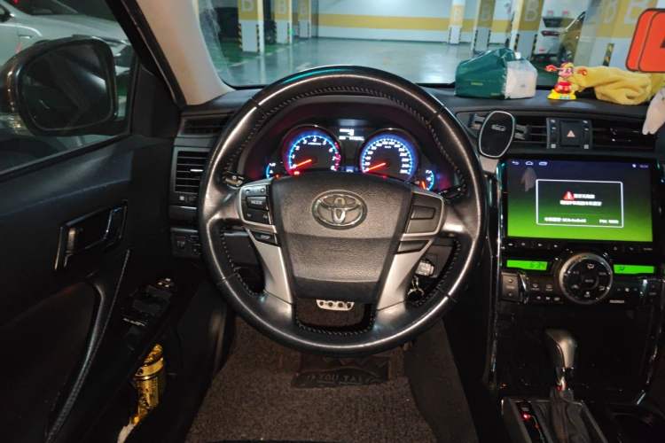 Used Toyota Reiz 2013 2.5V Elite Edition Steering Wheel