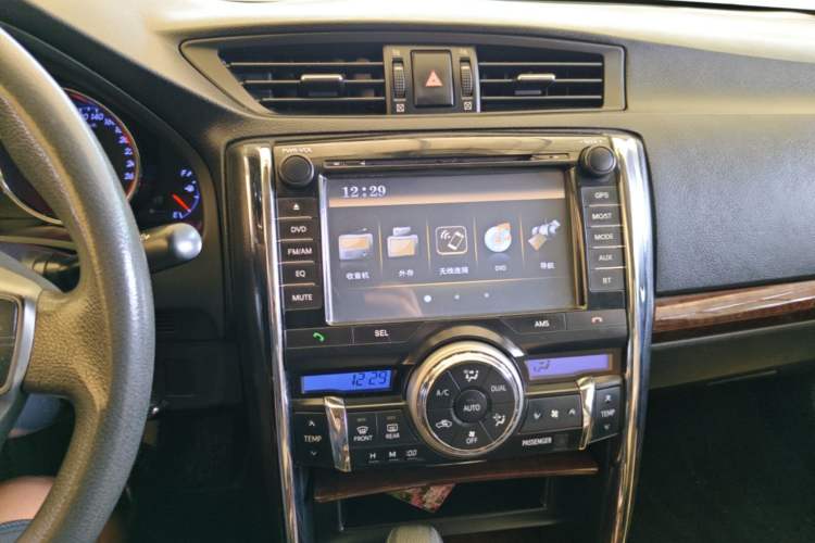 Used Toyota Reiz 2013 2.5S Elite Edition Audio And AC Panel