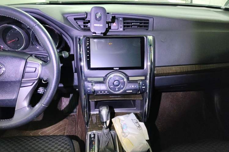 Used Toyota Reiz 2013 2.5V Elite Edition Audio And AC Panel