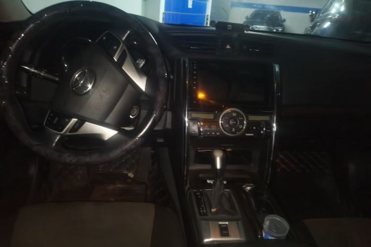 Used Toyota Reiz 2013 2.5V Shangrui Edition Center Console