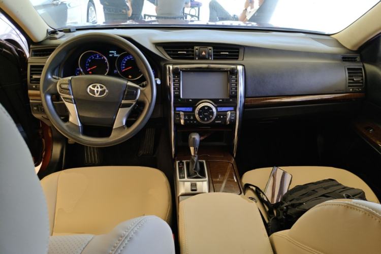 Used Toyota Reiz 2013 2.5S Elite Edition Center Console