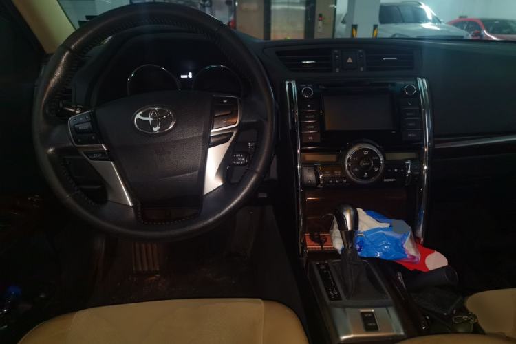 Used Toyota Reiz 2013 2.5V Shangrui Edition Center Console