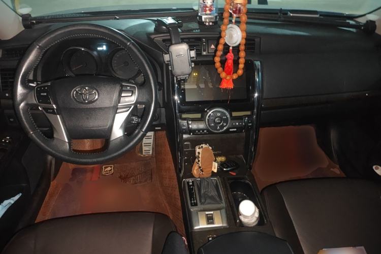 Used Toyota Reiz 2013 2.5V Supreme Edition Center Console