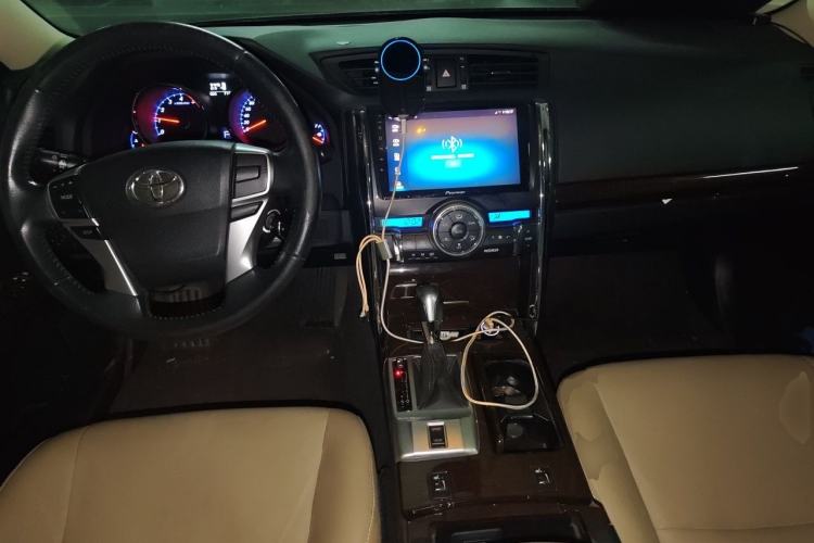 Used Toyota Reiz 2013 2.5V Elite Edition Center Console