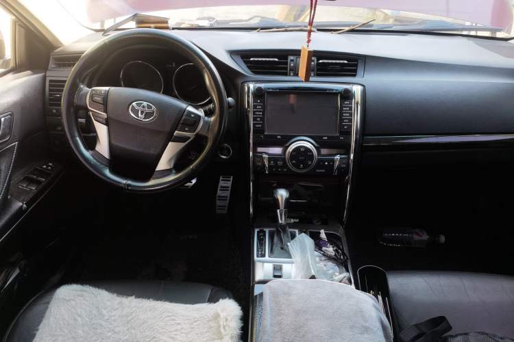 Used Toyota Reiz 2013 2.5V Supreme Edition Center Console