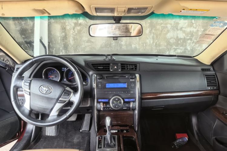 Used Toyota Reiz 2013 2.5V Elite Edition Center Console