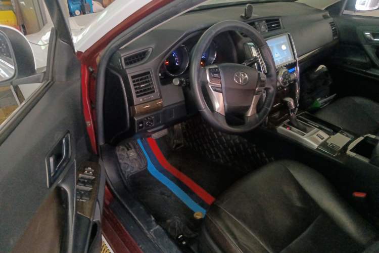 Used Toyota Reiz 2013 2.5V Elite Edition Driver Seat