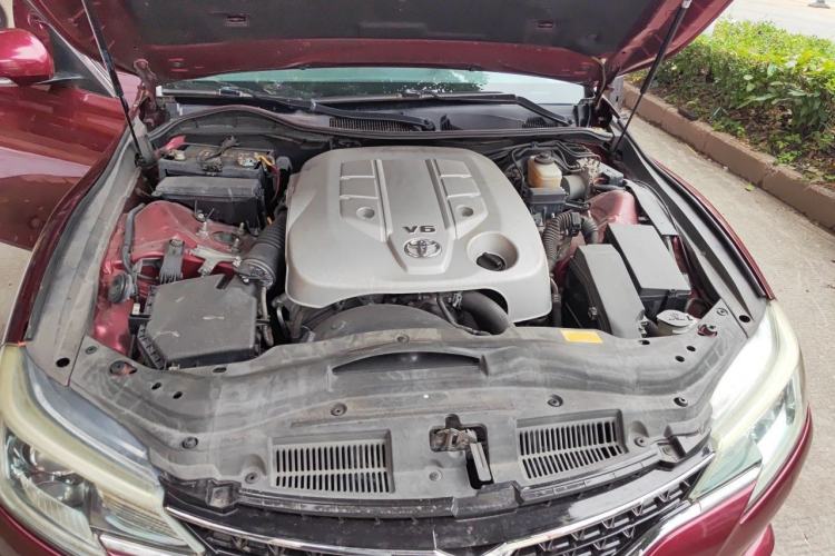 Used Toyota Reiz 2013 2.5V Shangrui Edition Engine Bay