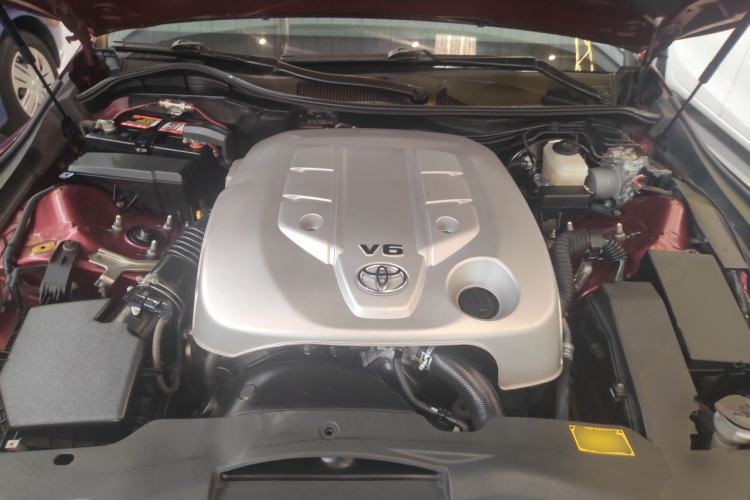 Used Toyota Reiz 2013 2.5S Elite Edition Engine Bay