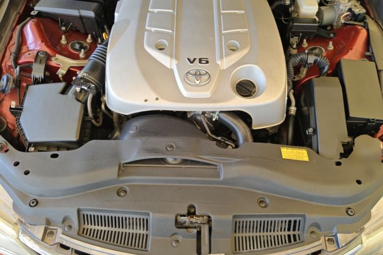 Used Toyota Reiz 2013 2.5S Elite Edition Engine Bay