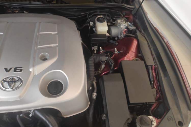 Used Toyota Reiz 2013 2.5S Elite Edition Engine Bay Left