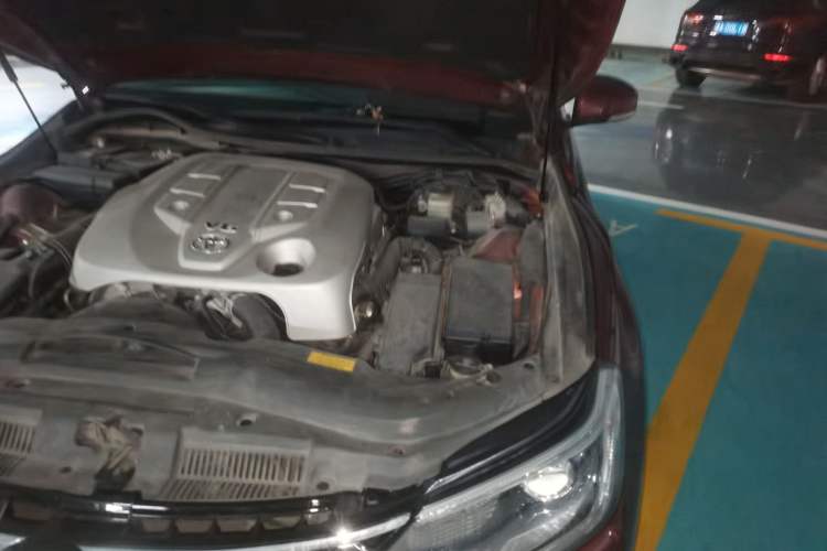 Used Toyota Reiz 2013 2.5V Shangrui Edition Engine Bay Left