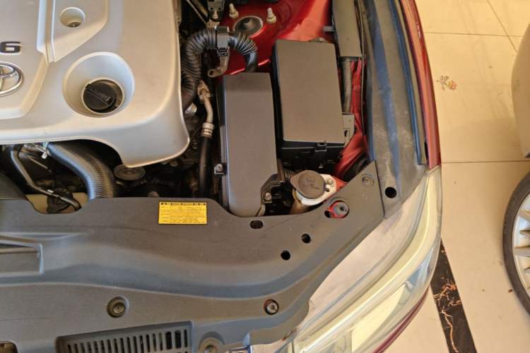 Used Toyota Reiz 2013 2.5S Elite Edition Engine Bay Left