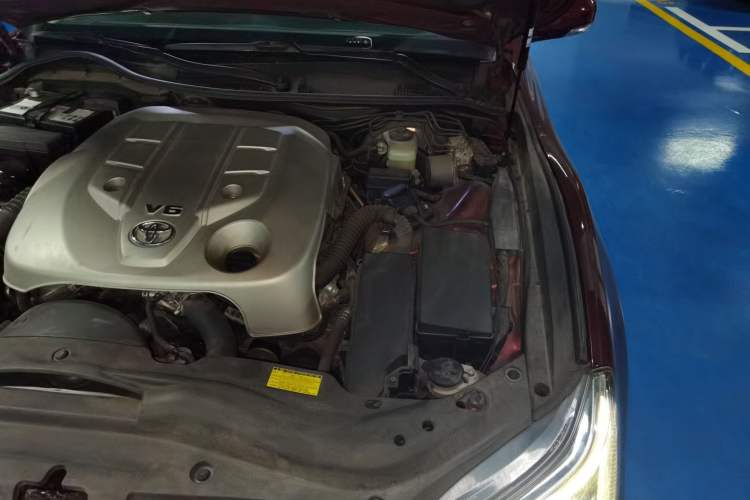 Used Toyota Reiz 2013 2.5V Supreme Edition Engine Bay Left