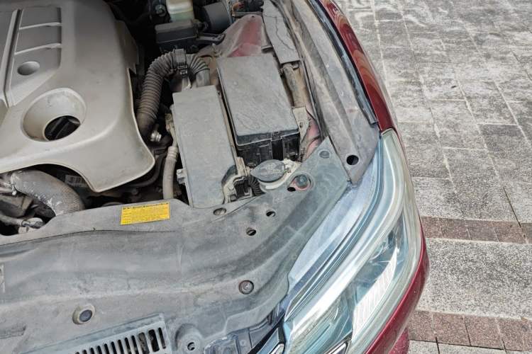 Used Toyota Reiz 2013 2.5V Elite Edition Engine Bay Left