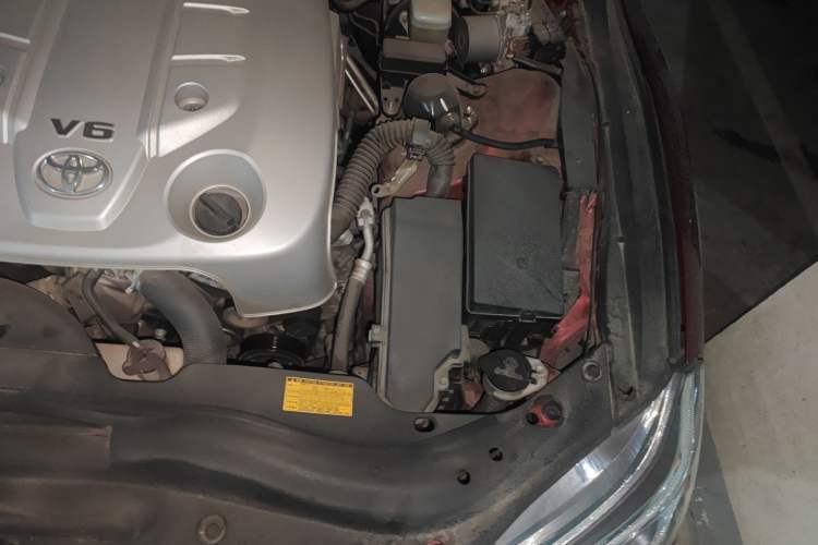 Used Toyota Reiz 2013 2.5V Supreme Edition Engine Bay Left