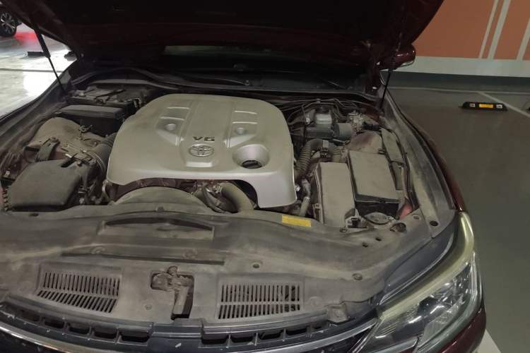 Used Toyota Reiz 2013 2.5V Elite Edition Engine Bay Left