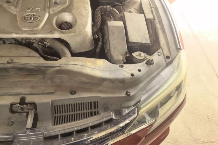 Used Toyota Reiz 2013 2.5V Elite Edition Engine Bay Left