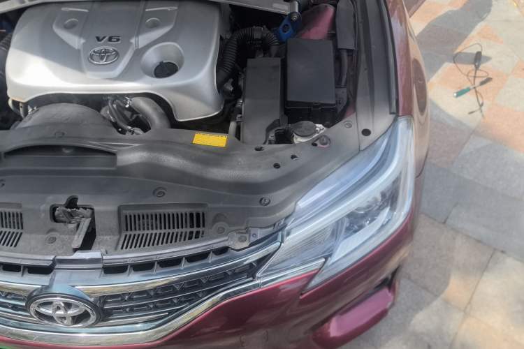 Used Toyota Reiz 2013 2.5V Shangrui Edition Engine Bay Left