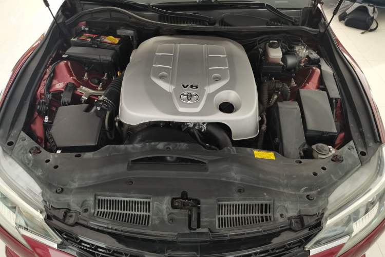 Used Toyota Reiz 2013 2.5V Shangrui Edition Engine Bay