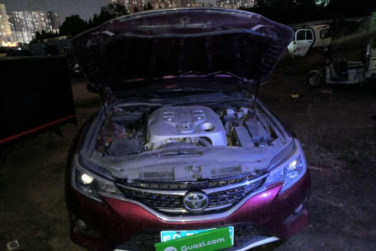 Used Toyota Reiz 2013 2.5V Elite Edition Engine Bay