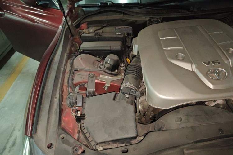 Used Toyota Reiz 2013 2.5V Supreme Edition Engine Bay Right