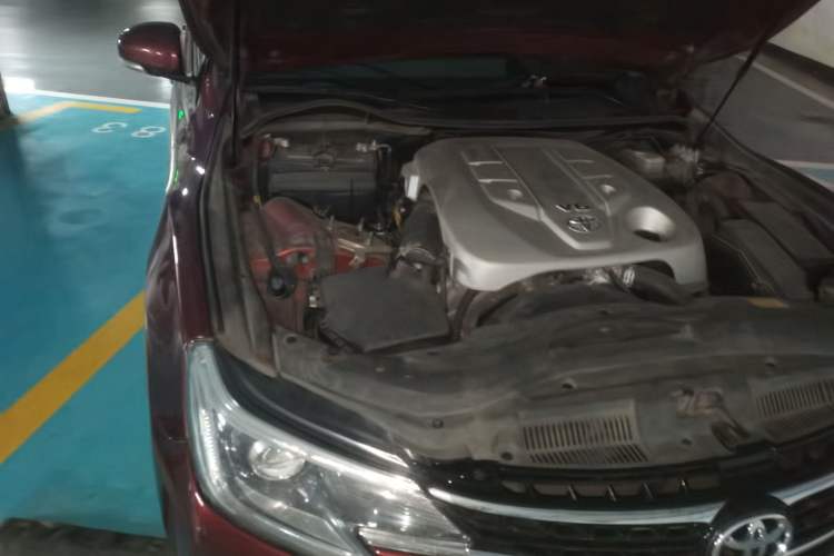 Used Toyota Reiz 2013 2.5V Shangrui Edition Engine Bay Right