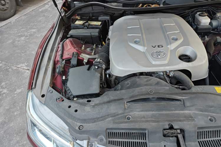 Used Toyota Reiz 2013 2.5V Shangrui Edition Engine Bay Right