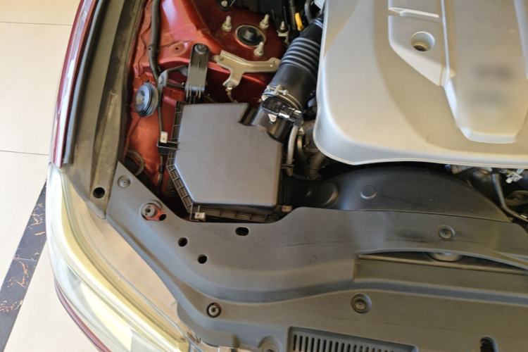 Used Toyota Reiz 2013 2.5S Elite Edition Engine Bay Right