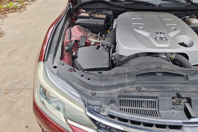 Used Toyota Reiz 2013 2.5V Shangrui Edition Engine Bay Right