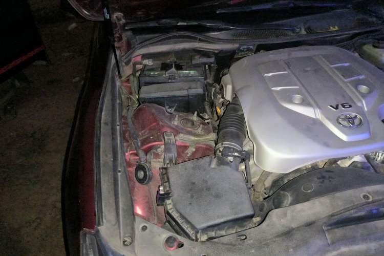 Used Toyota Reiz 2013 2.5V Elite Edition Engine Bay Right