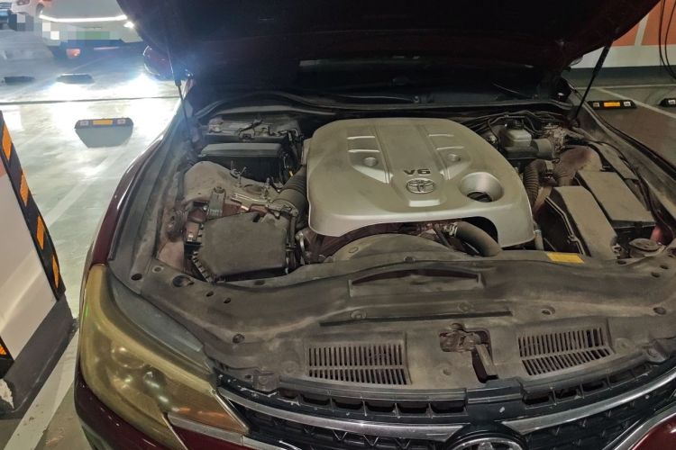 Used Toyota Reiz 2013 2.5V Elite Edition Engine Bay Right