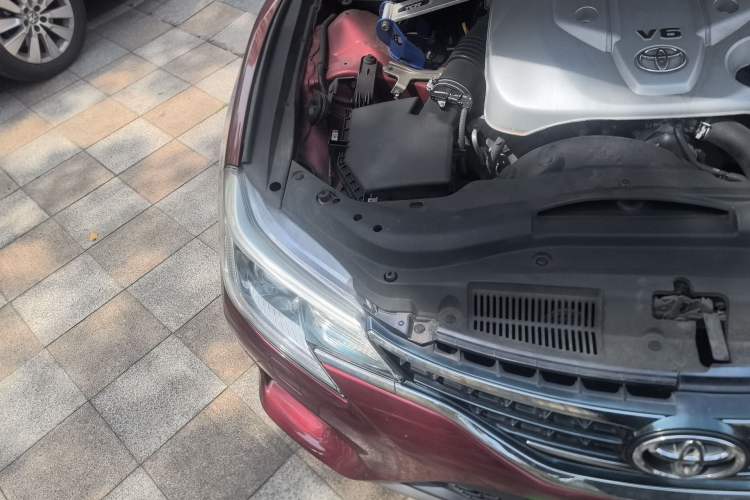 Used Toyota Reiz 2013 2.5V Shangrui Edition Engine Bay Right