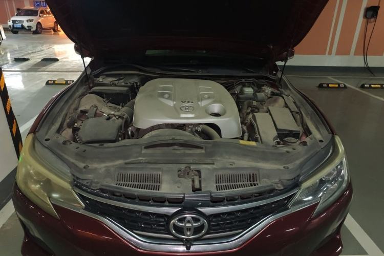 Used Toyota Reiz 2013 2.5V Elite Edition Engine Bay