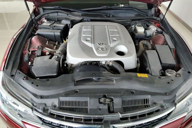 Used Toyota Reiz 2013 2.5V Elite Edition Engine Bay