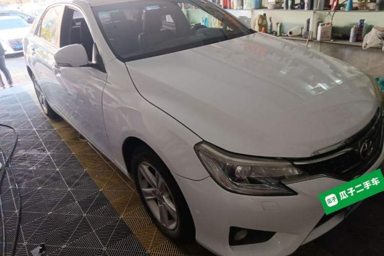 Used Toyota Reiz 2013 2.5V Elite Edition Front Right 45 Deg