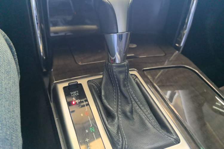 Used Toyota Reiz 2013 2.5V Shangrui Edition Gear Lever