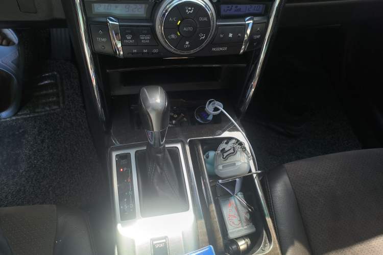 Used Toyota Reiz 2013 2.5V Shangrui Edition Gear Lever