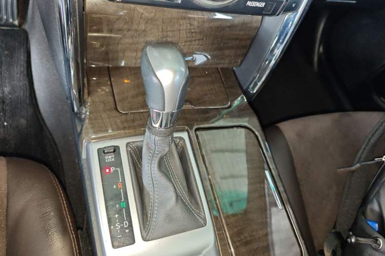 Used Toyota Reiz 2013 2.5V Shangrui Edition Gear Lever
